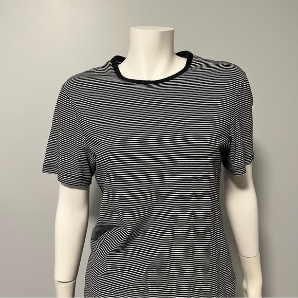 Lululemon black white striped t shirt with short sleeves small - Picture 3 of 9